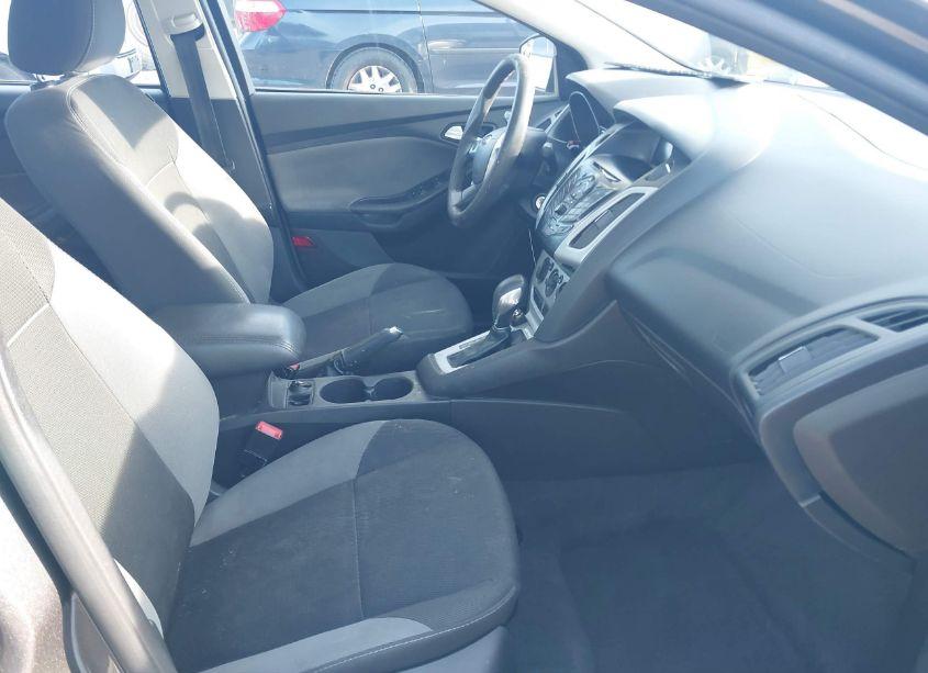 Photo 5 of 2014 Ford Focus SE (VIN 1FADP3F26EL285290)