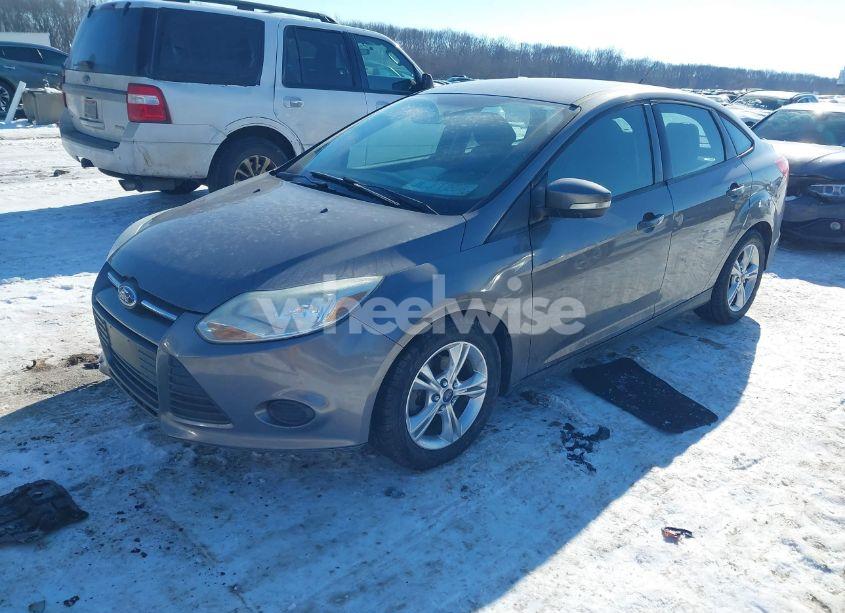 Photo 2 of 2014 Ford Focus SE (VIN 1FADP3F26EL292319)