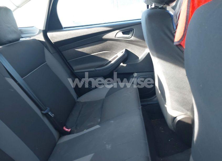 Photo 8 of 2014 Ford Focus SE (VIN 1FADP3F26EL292319)