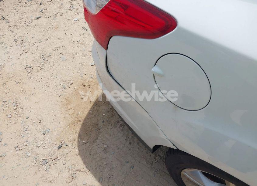 Photo 12 of 2014 Ford Focus SE (VIN 1FADP3F26EL295947)