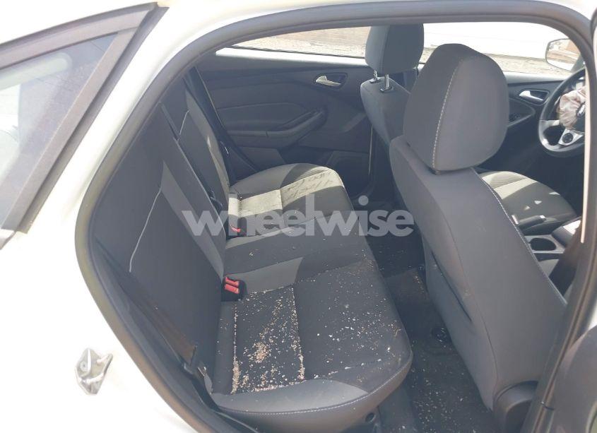 Photo 8 of 2014 Ford Focus SE (VIN 1FADP3F26EL295947)