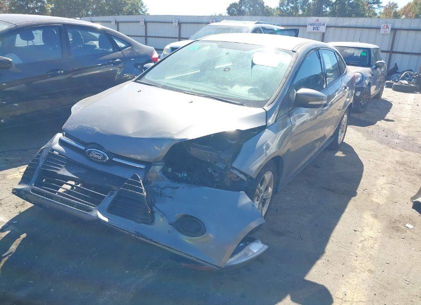 Photo 2 of 2014 Ford Focus SE (VIN 1FADP3F26EL322872)