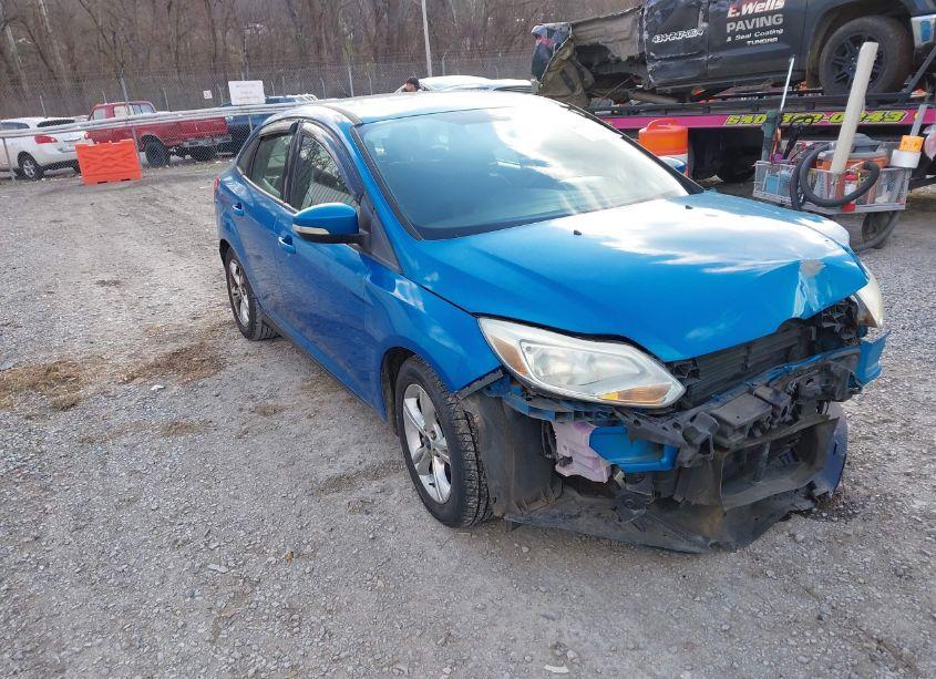2014 Ford Focus SE (VIN 1FADP3F26EL346296) main photo