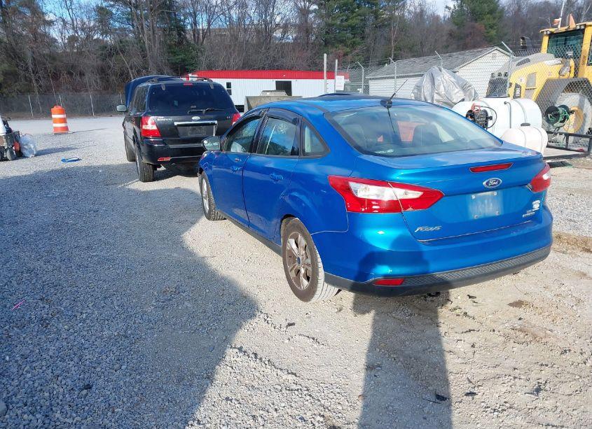 Photo 3 of 2014 Ford Focus SE (VIN 1FADP3F26EL346296)