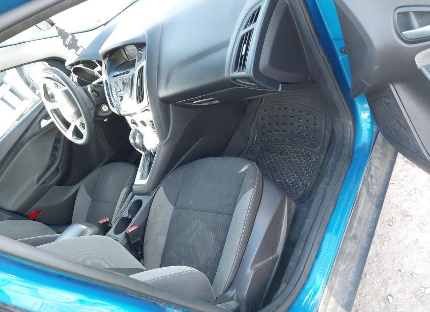 Photo 5 of 2014 Ford Focus SE (VIN 1FADP3F26EL346296)