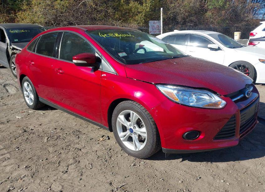 2014 Ford Focus SE (VIN 1FADP3F26EL353023) main photo