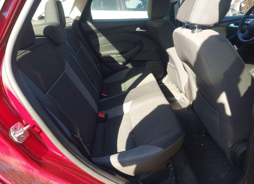 Photo 8 of 2014 Ford Focus SE (VIN 1FADP3F26EL353023)