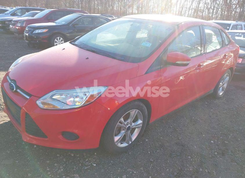 Photo 2 of 2014 Ford Focus SE (VIN 1FADP3F26EL367424)