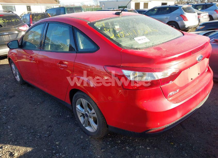 Photo 3 of 2014 Ford Focus SE (VIN 1FADP3F26EL367424)