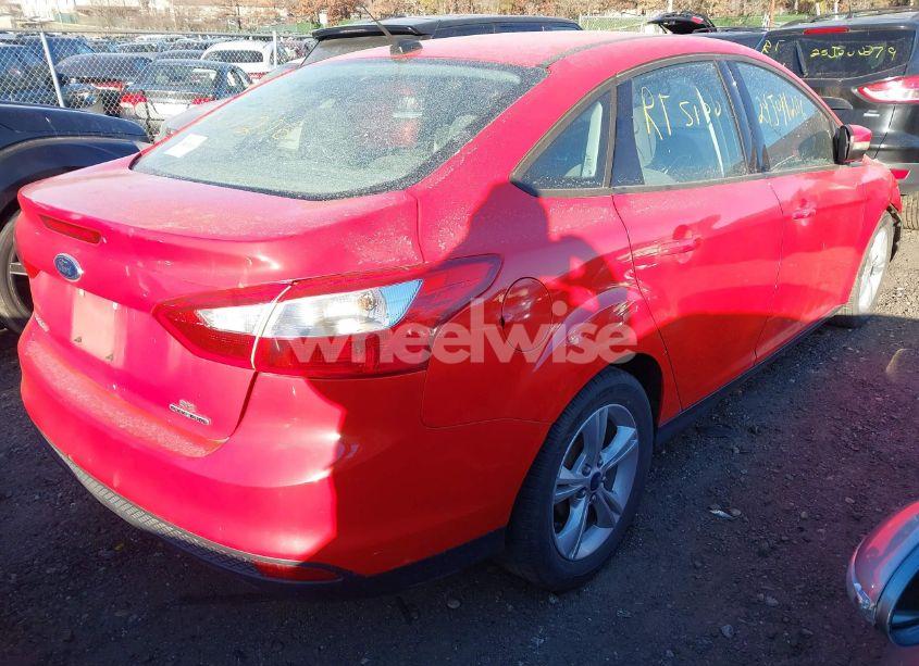 Photo 4 of 2014 Ford Focus SE (VIN 1FADP3F26EL367424)