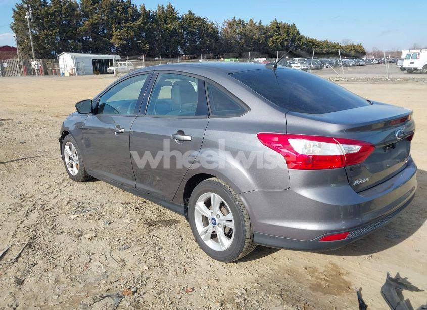 Photo 3 of 2014 Ford Focus SE (VIN 1FADP3F26EL370629)