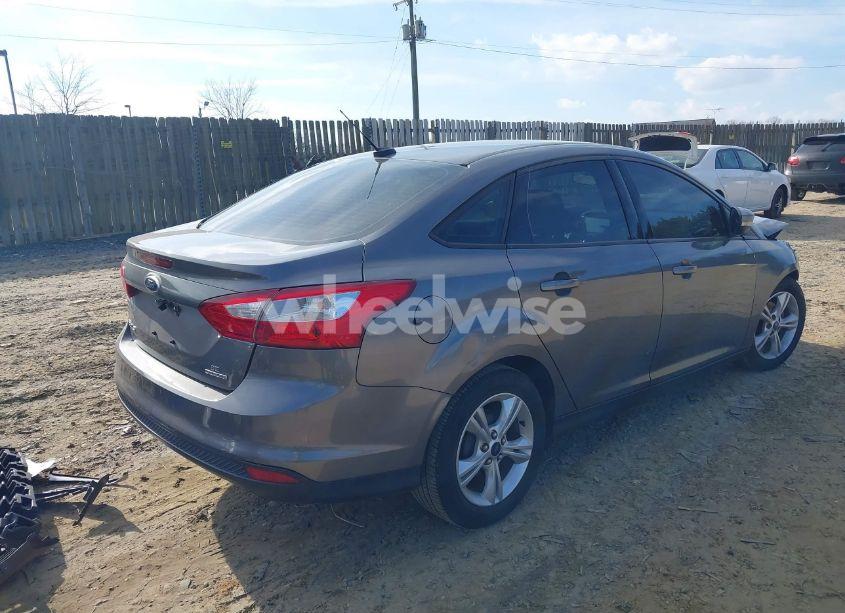 Photo 4 of 2014 Ford Focus SE (VIN 1FADP3F26EL370629)