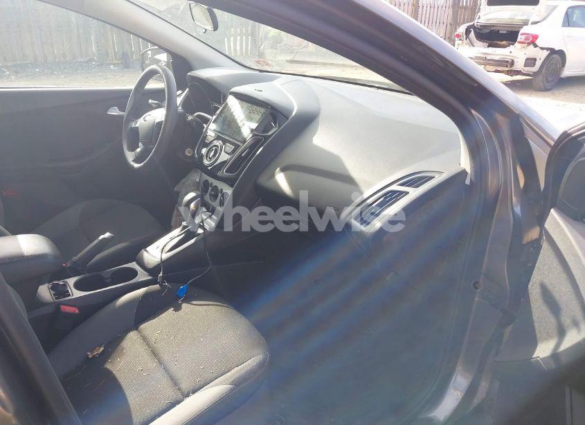 Photo 5 of 2014 Ford Focus SE (VIN 1FADP3F26EL370629)