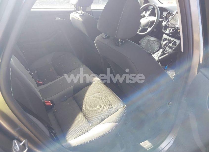 Photo 8 of 2014 Ford Focus SE (VIN 1FADP3F26EL370629)