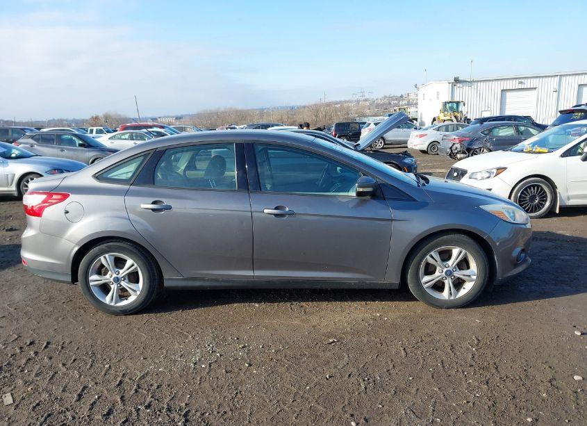 Photo 12 of 2014 Ford Focus SE (VIN 1FADP3F26EL376429)