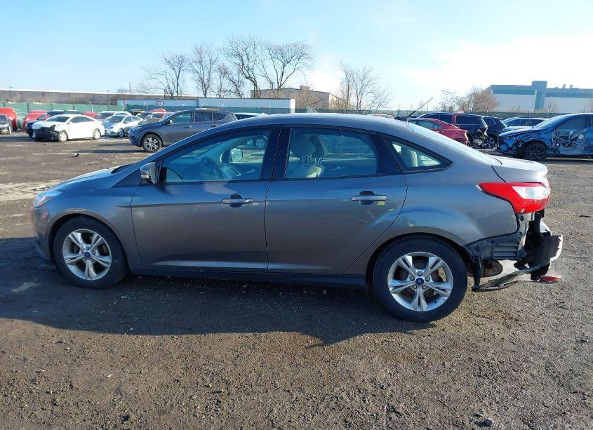 Photo 13 of 2014 Ford Focus SE (VIN 1FADP3F26EL376429)