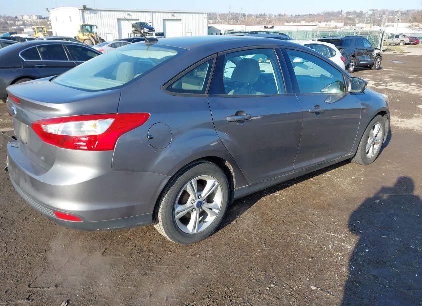 Photo 4 of 2014 Ford Focus SE (VIN 1FADP3F26EL376429)