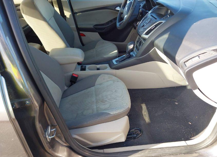 Photo 5 of 2014 Ford Focus SE (VIN 1FADP3F26EL376429)