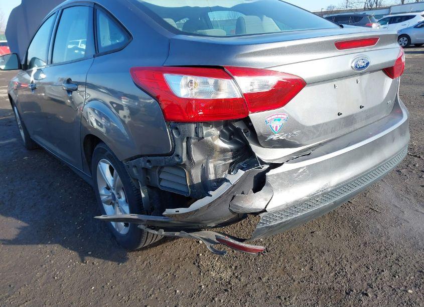 Photo 6 of 2014 Ford Focus SE (VIN 1FADP3F26EL376429)