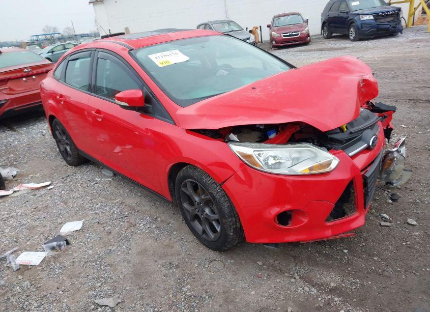 2014 Ford Focus SE (VIN 1FADP3F26EL377953) main photo