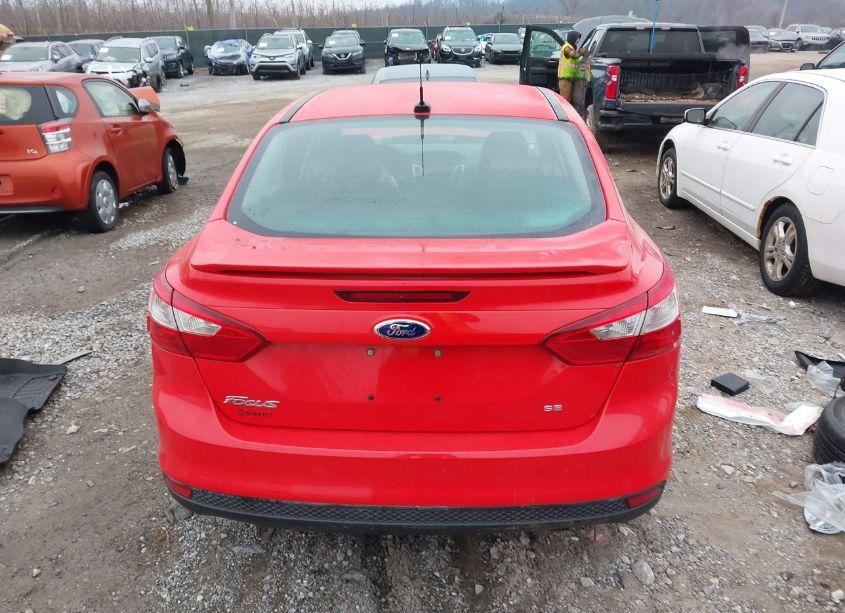 Photo 16 of 2014 Ford Focus SE (VIN 1FADP3F26EL377953)