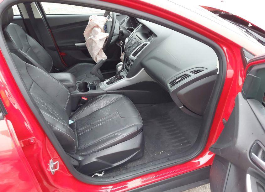 Photo 5 of 2014 Ford Focus SE (VIN 1FADP3F26EL377953)