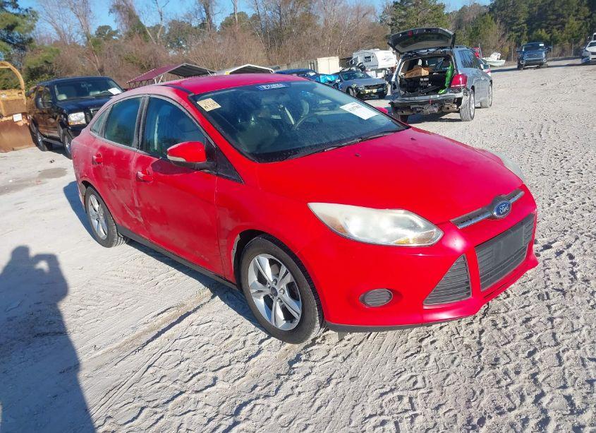 2014 Ford Focus SE (VIN 1FADP3F26EL378892) main photo