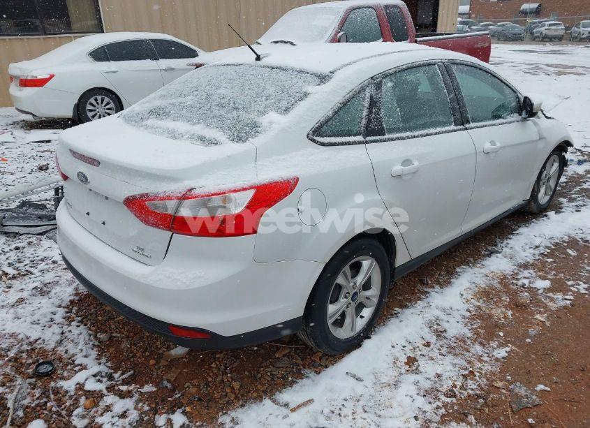 Photo 4 of 2014 Ford Focus SE (VIN 1FADP3F26EL388001)