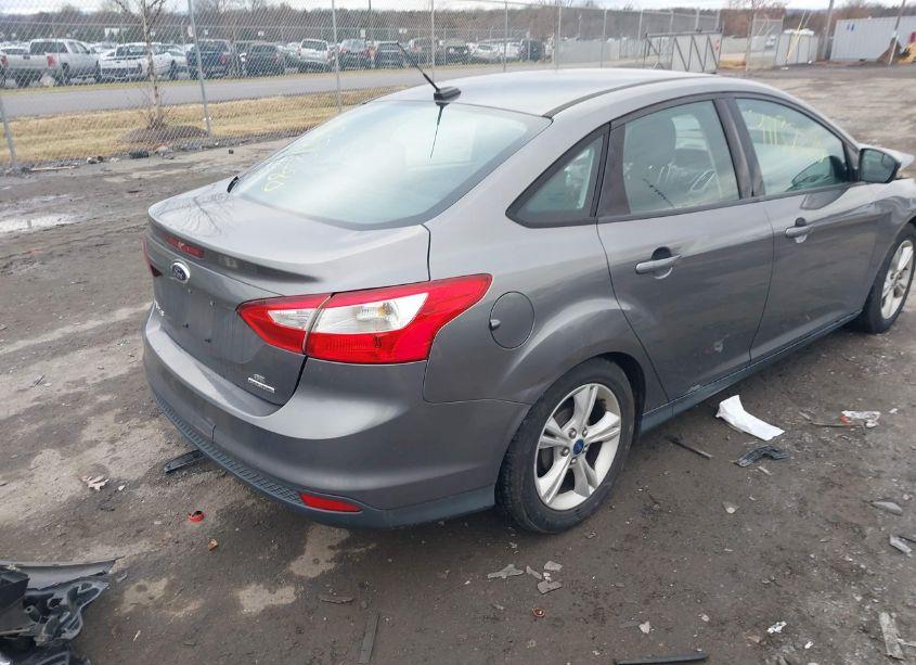 Photo 4 of 2014 Ford Focus SE (VIN 1FADP3F26EL403919)