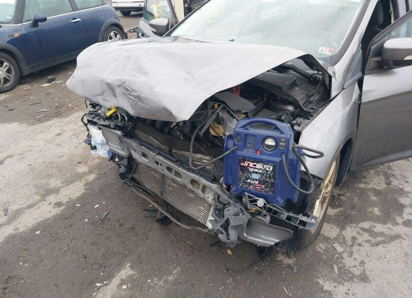 Photo 6 of 2014 Ford Focus SE (VIN 1FADP3F26EL403919)