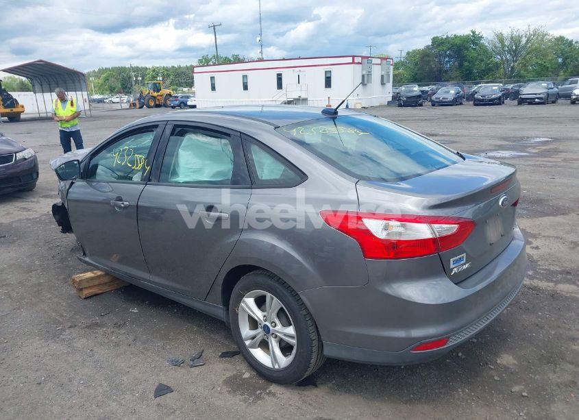 Photo 3 of 2014 Ford Focus SE (VIN 1FADP3F26EL409509)