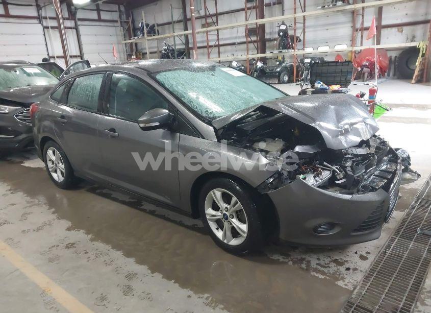 2014 Ford Focus SE (VIN 1FADP3F26EL412135) main photo