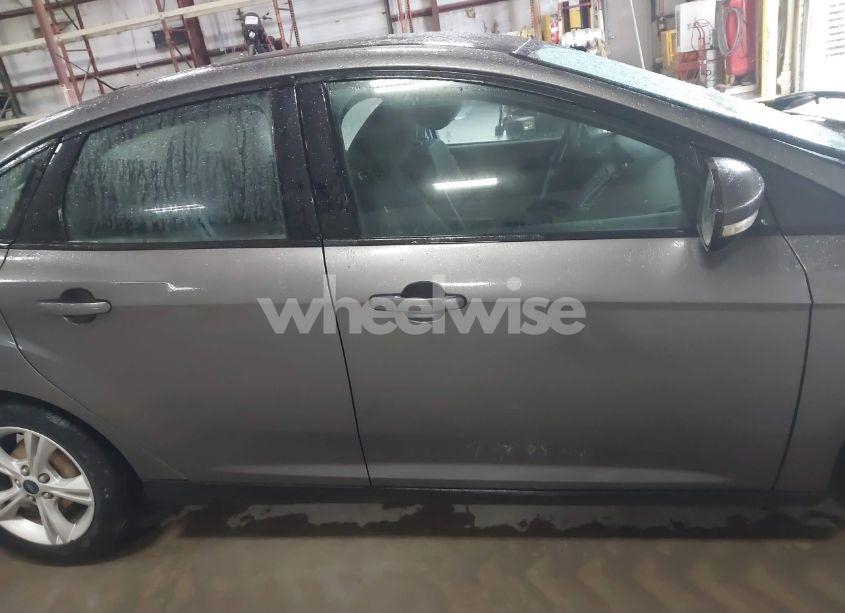 Photo 13 of 2014 Ford Focus SE (VIN 1FADP3F26EL412135)