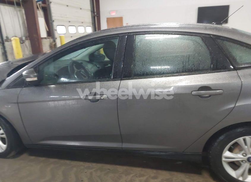 Photo 14 of 2014 Ford Focus SE (VIN 1FADP3F26EL412135)