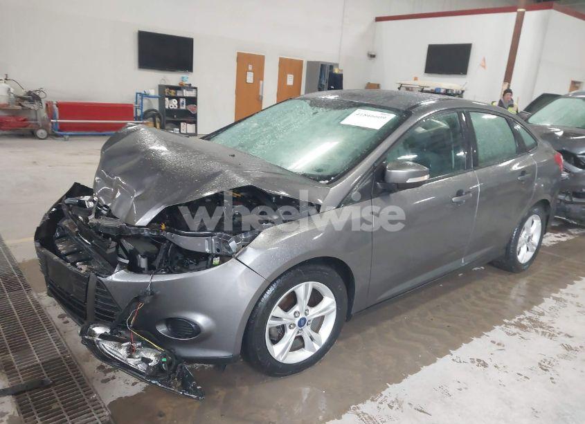 Photo 2 of 2014 Ford Focus SE (VIN 1FADP3F26EL412135)