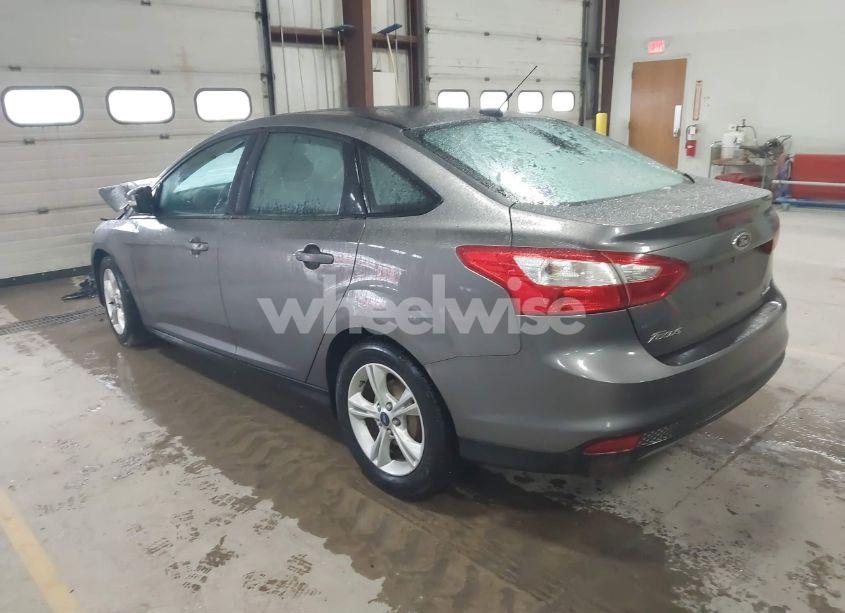 Photo 3 of 2014 Ford Focus SE (VIN 1FADP3F26EL412135)