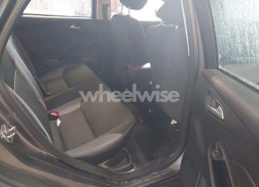 Photo 8 of 2014 Ford Focus SE (VIN 1FADP3F26EL412135)