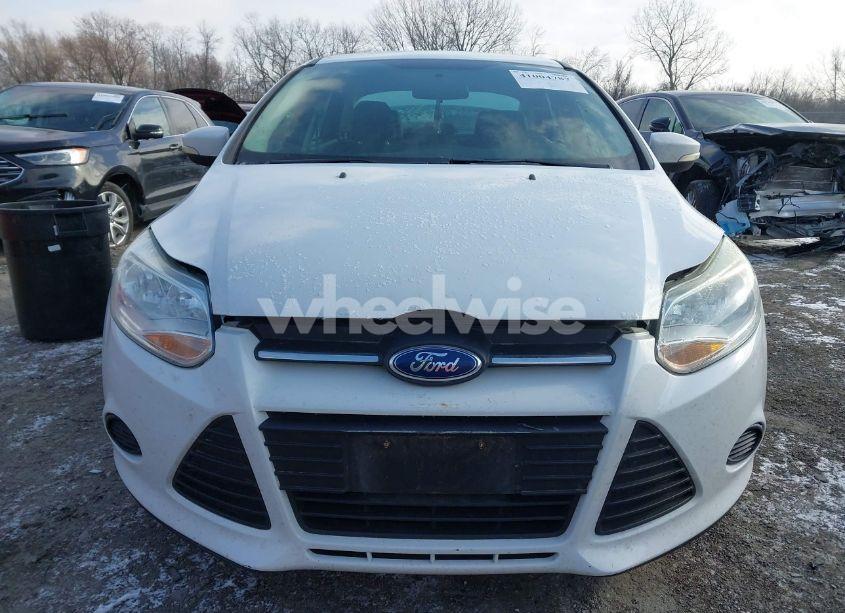 Photo 12 of 2014 Ford Focus SE (VIN 1FADP3F26EL437939)