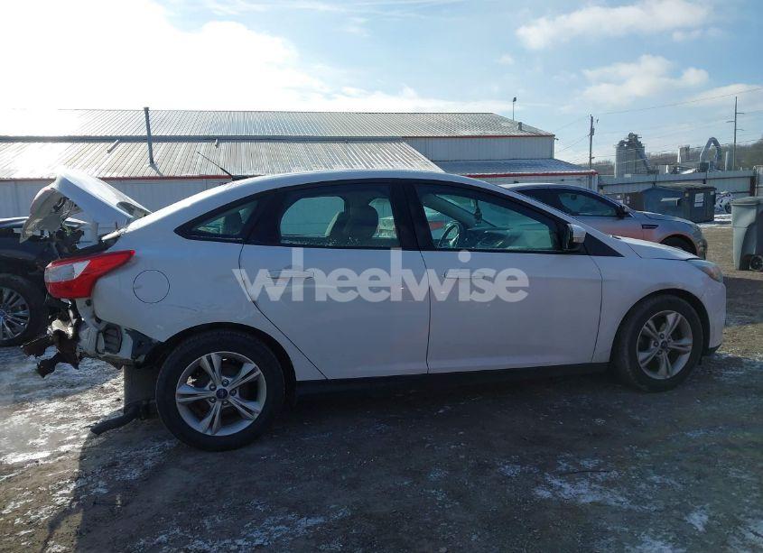 Photo 13 of 2014 Ford Focus SE (VIN 1FADP3F26EL437939)