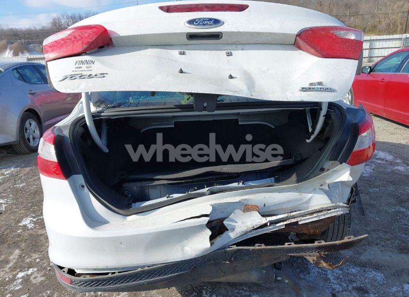 Photo 16 of 2014 Ford Focus SE (VIN 1FADP3F26EL437939)