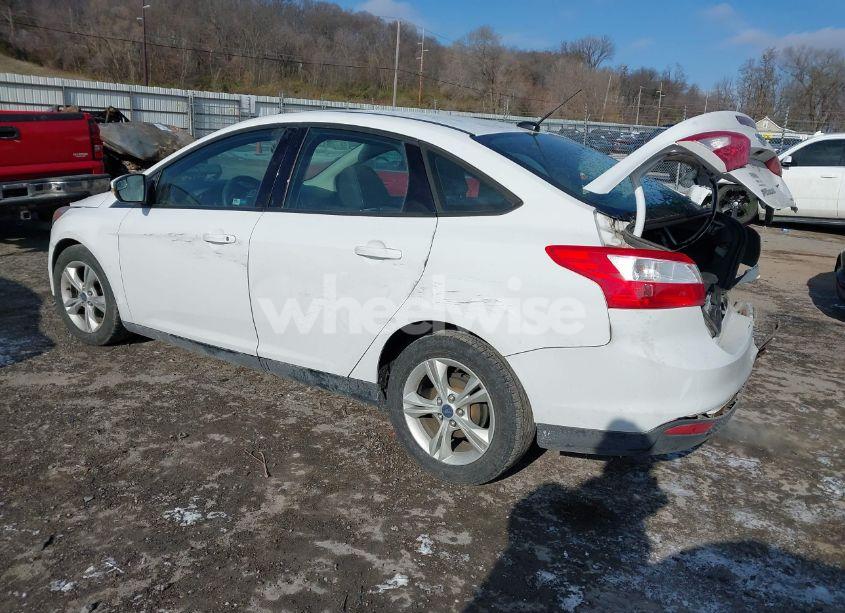 Photo 3 of 2014 Ford Focus SE (VIN 1FADP3F26EL437939)