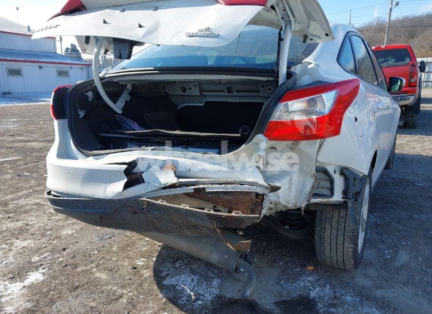 Photo 6 of 2014 Ford Focus SE (VIN 1FADP3F26EL437939)