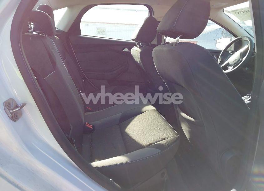 Photo 8 of 2014 Ford Focus SE (VIN 1FADP3F26EL437939)