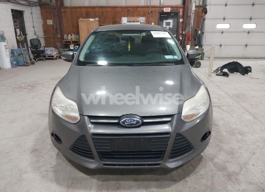 Photo 12 of 2014 Ford Focus SE (VIN 1FADP3F26EL446138)