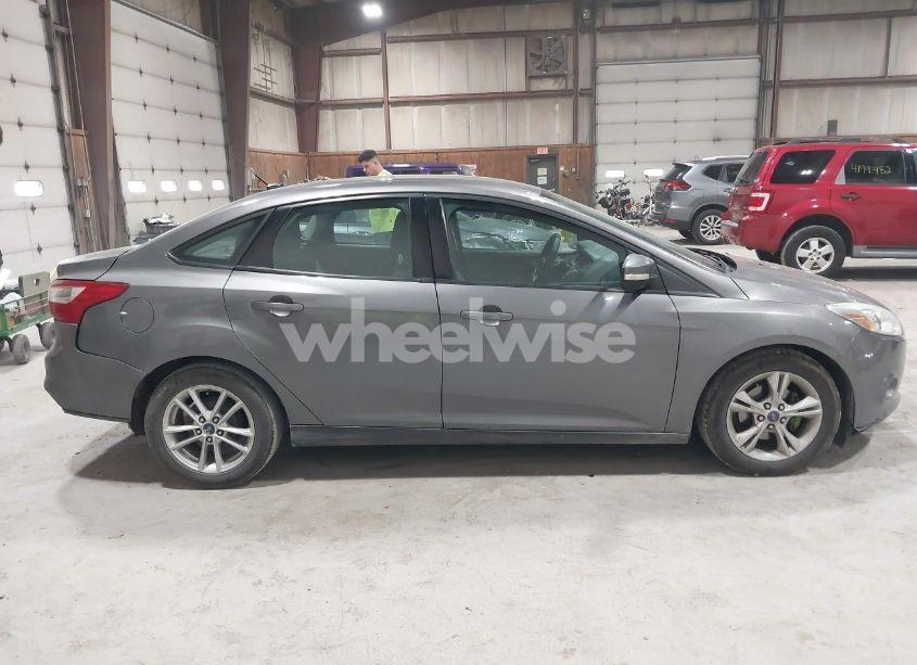 Photo 13 of 2014 Ford Focus SE (VIN 1FADP3F26EL446138)