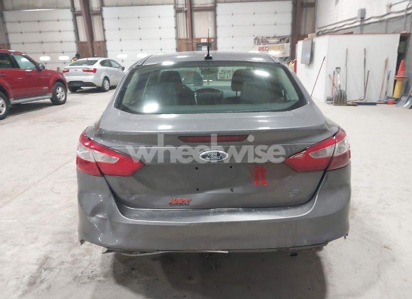 Photo 16 of 2014 Ford Focus SE (VIN 1FADP3F26EL446138)