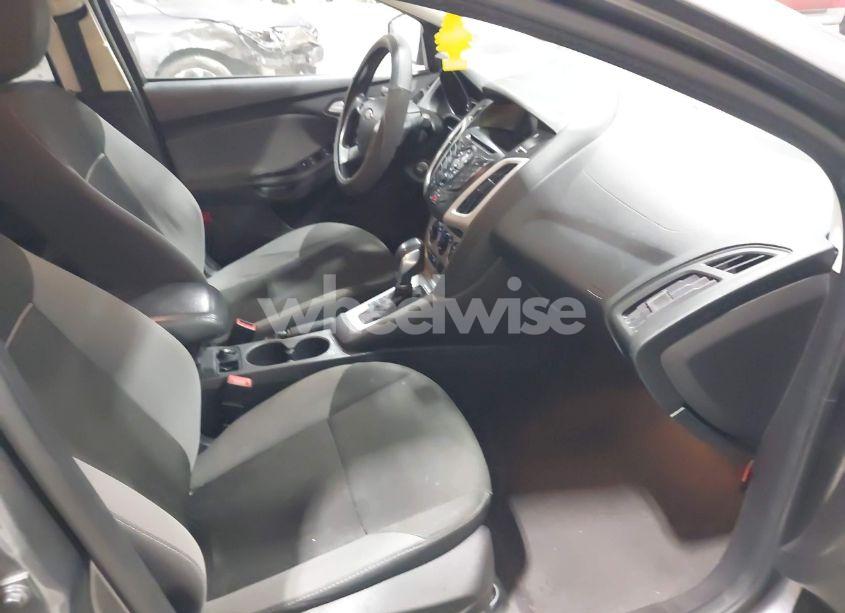 Photo 5 of 2014 Ford Focus SE (VIN 1FADP3F26EL446138)