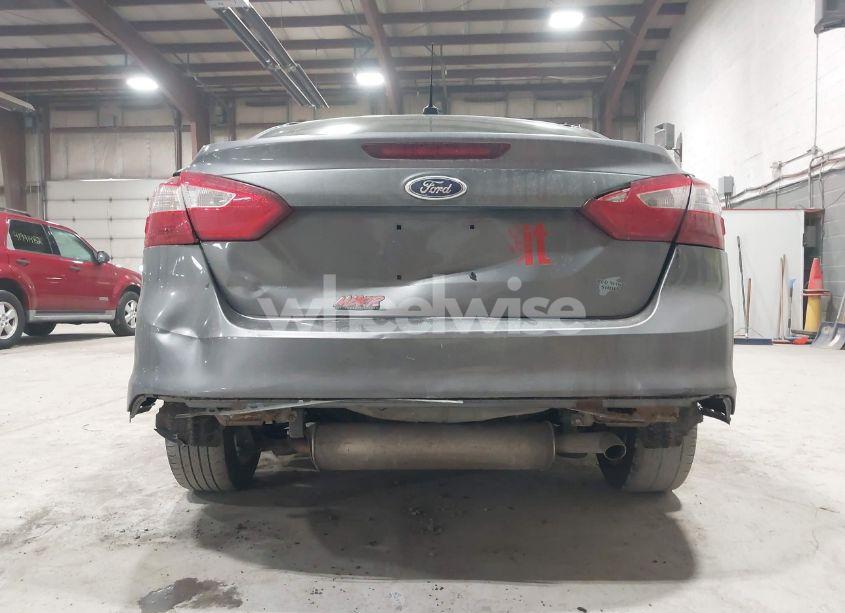 Photo 6 of 2014 Ford Focus SE (VIN 1FADP3F26EL446138)