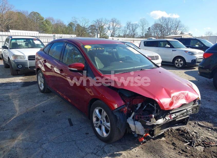 2014 Ford Focus SE (VIN 1FADP3F26EL448083) main photo