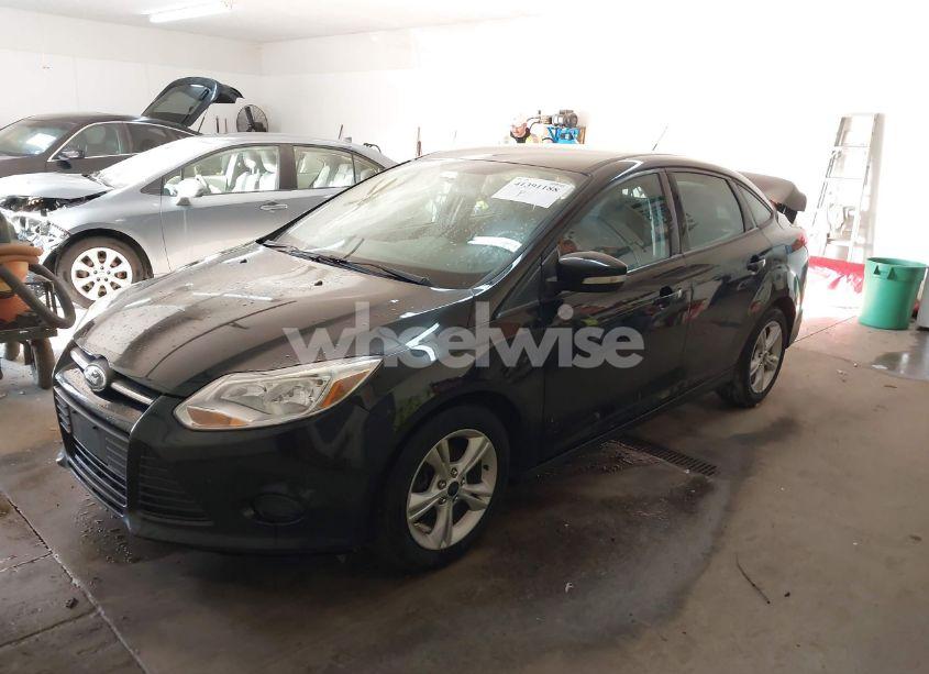 Photo 2 of 2014 Ford Focus SE (VIN 1FADP3F26EL449475)